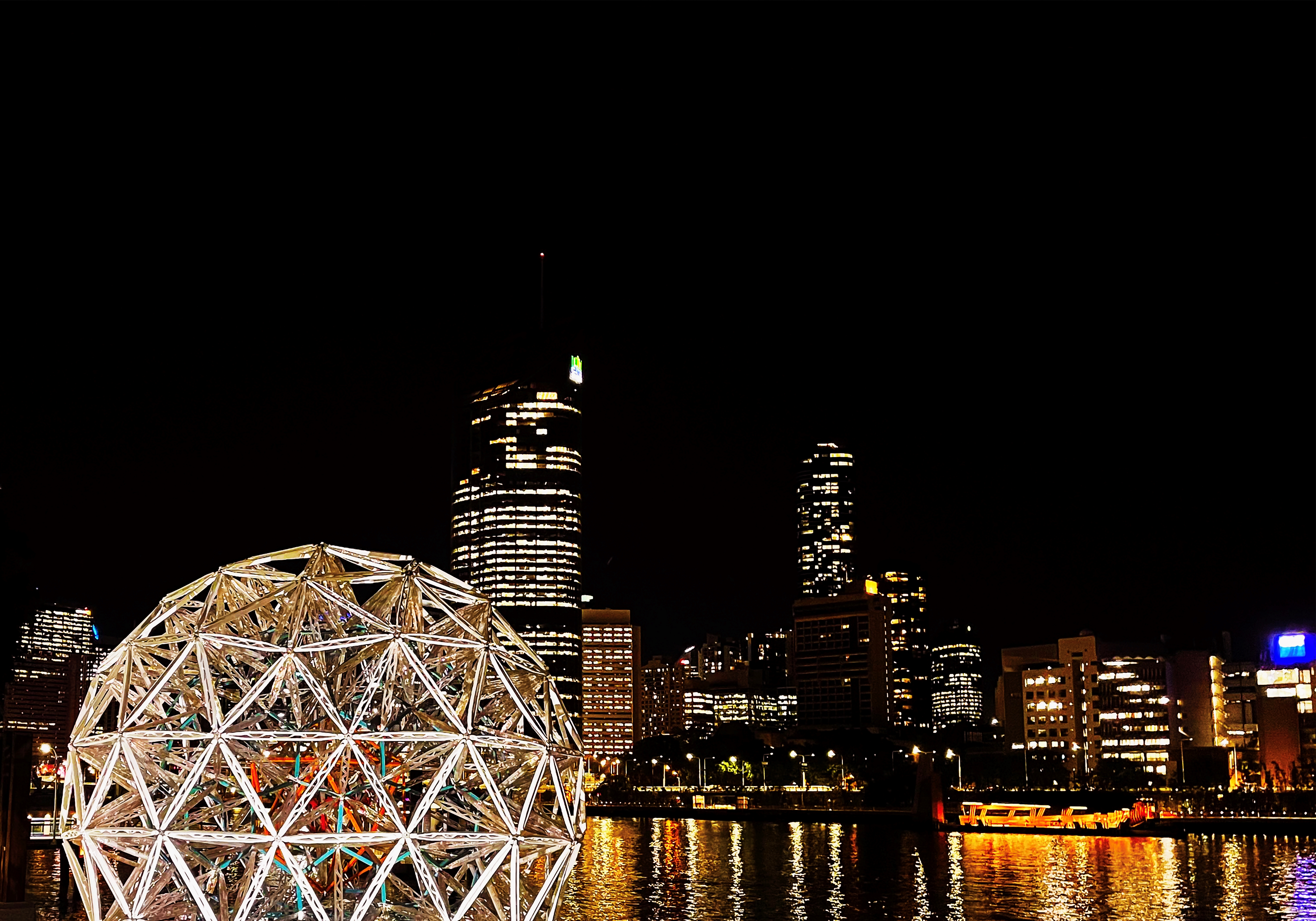 Platonic Volumes and Cosmologies